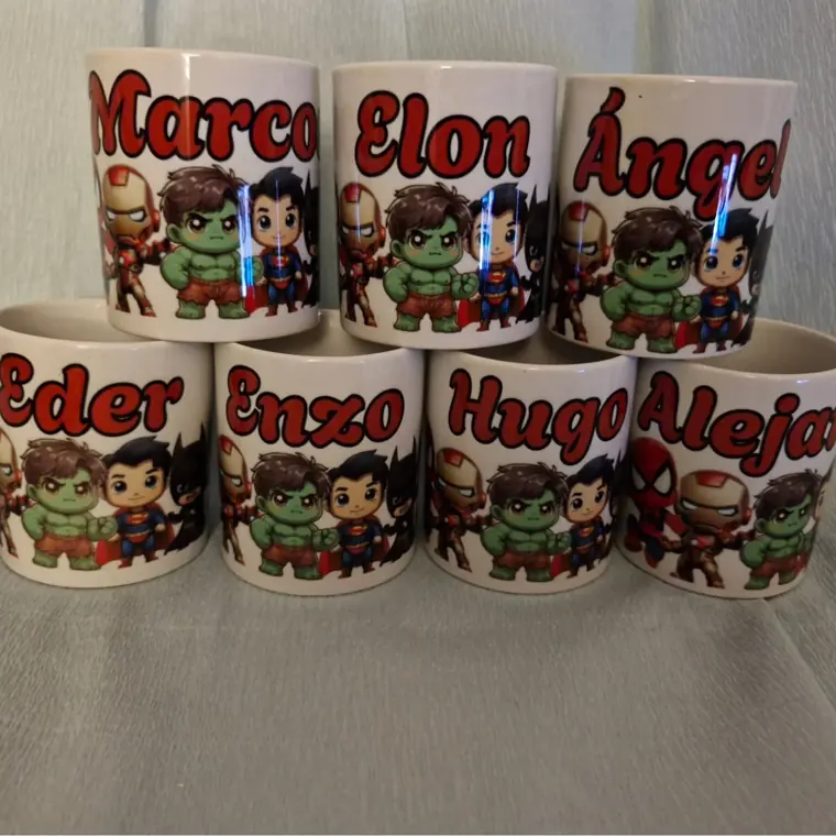 Tazas de superhéroes con nombres